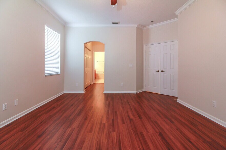 Building Photo - 5419 NW 121st Ave