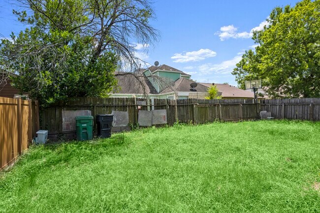 Building Photo - 12007 Mountain Ridge Rd