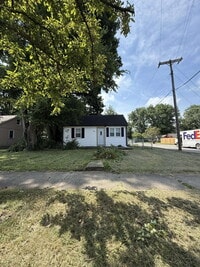 Building Photo - 2801 Maple Ave