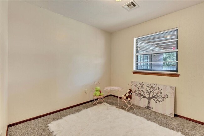Building Photo - 4121 Monica Dr