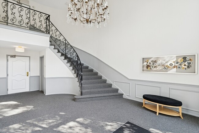 Building Photo - 1250 Park Ave W