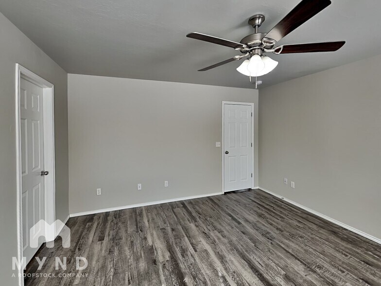 Building Photo - 10604 SW 22nd St