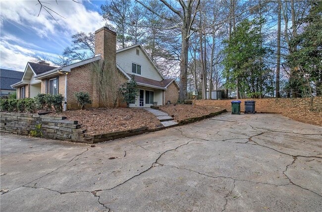 Building Photo - 1252 Minhinette Dr