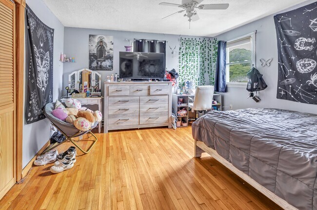 Building Photo - 15 Albert St