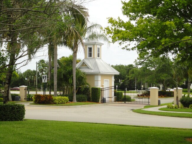 Building Photo - 1825 Bridgepointe Cir