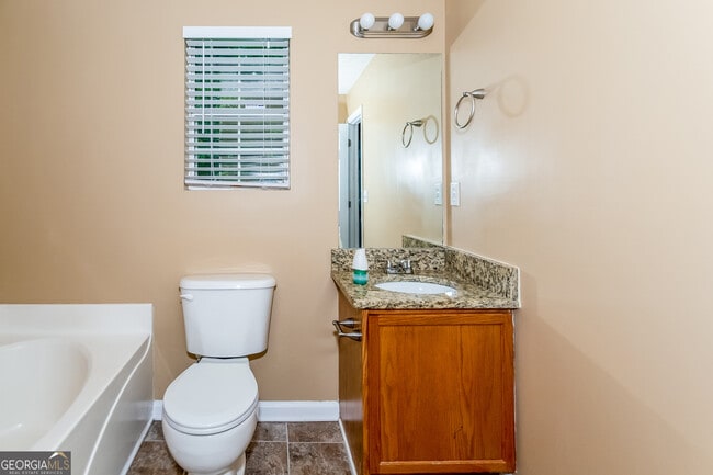 Building Photo - 159 Livingston Ln