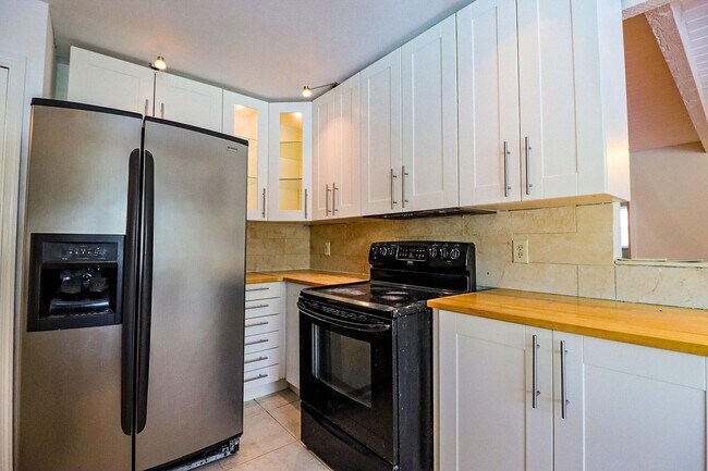 Building Photo - 1329 NW 84th Dr