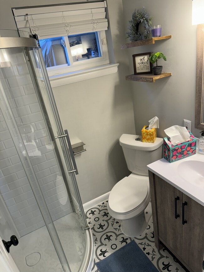 Building Photo - 914 Daleview Dr