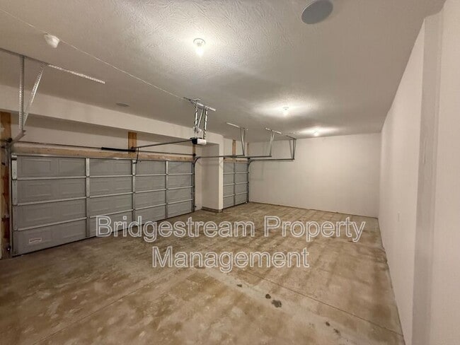 Building Photo - 3032 Wellington Ln