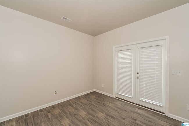 Building Photo - 5860 Mountain View Trl