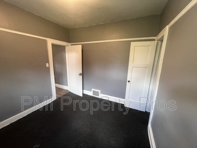 Building Photo - 1536 N 38th St