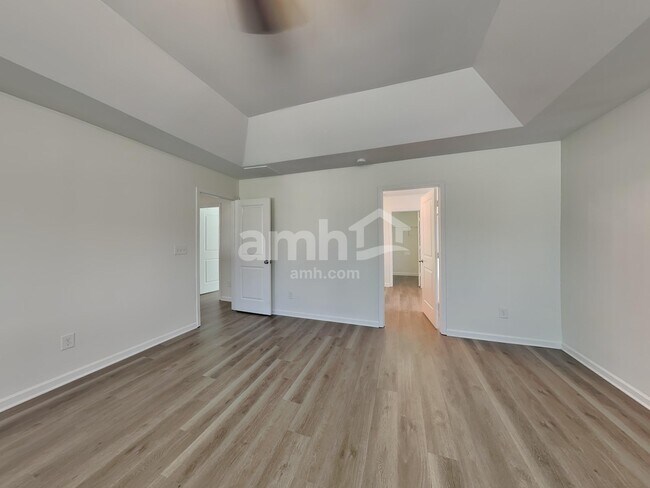 Building Photo - 2004 Centerview Dr