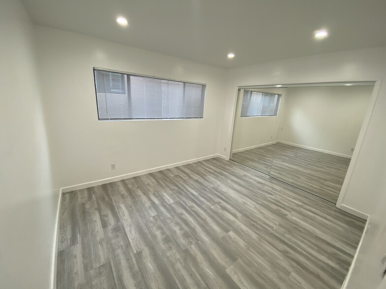 Building Photo - 1329 S Saltair Ave