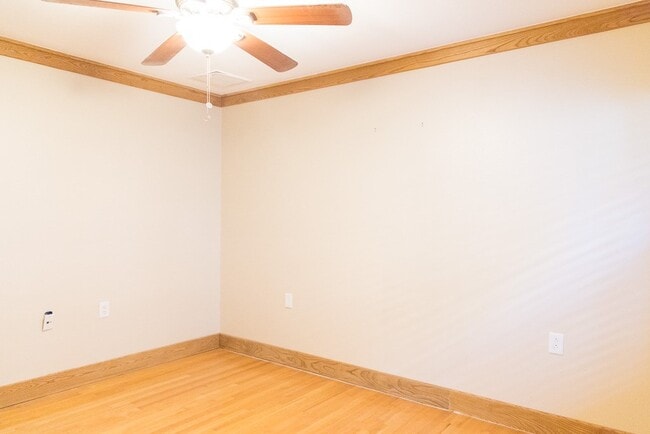 Building Photo - 9010 Linkmeadow Ln