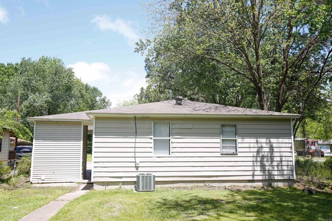 Building Photo - 5220 Buford Rd
