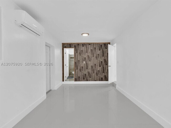 Building Photo - 1647 NE 146th St