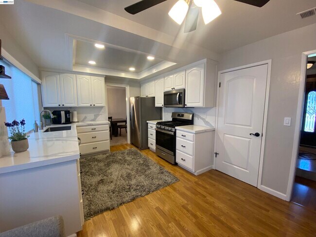 Building Photo - 3253 Pomace Ct