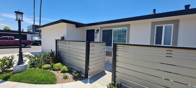 Building Photo - Newly Remodeled 1 Bedroom / Call or text O...