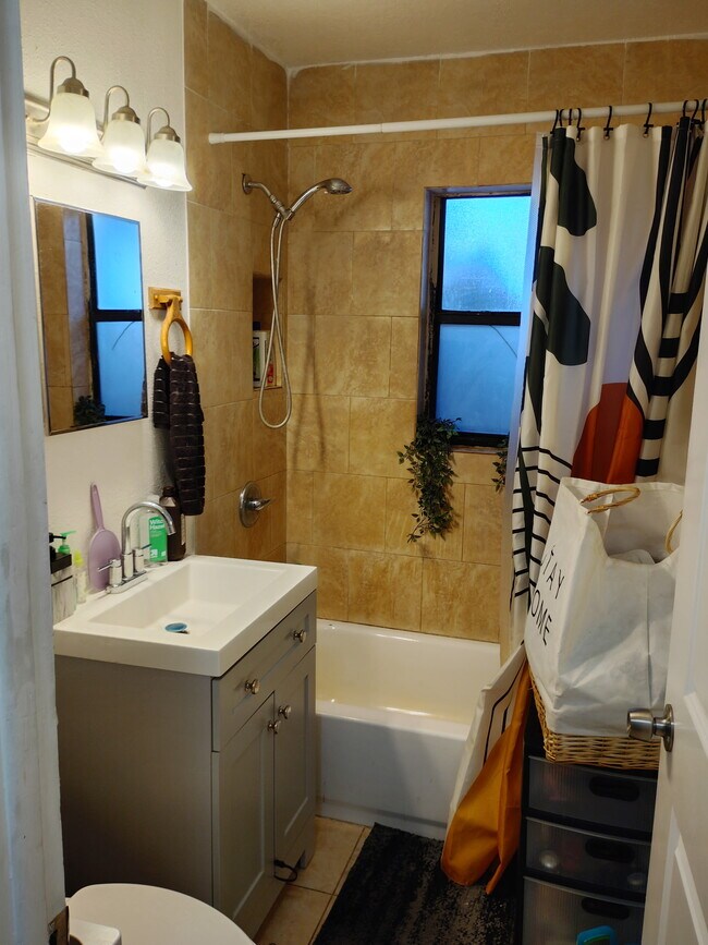 Building Photo - 704 E 121st Ave