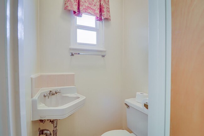 Building Photo - 22157 Brimhall Rd