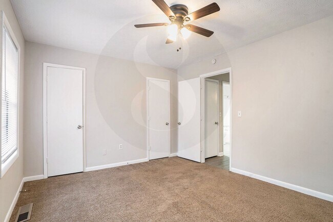 Building Photo - 2BR/1.5BA Townhome Near Downtown Snellville!