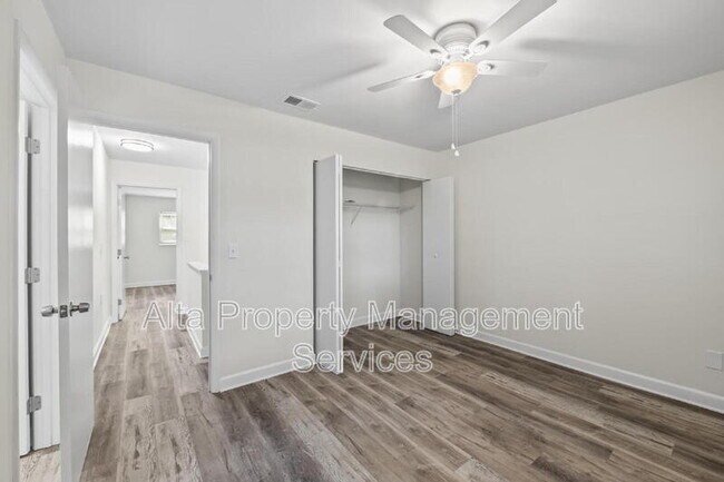 Building Photo - 1848 Willowood Dr