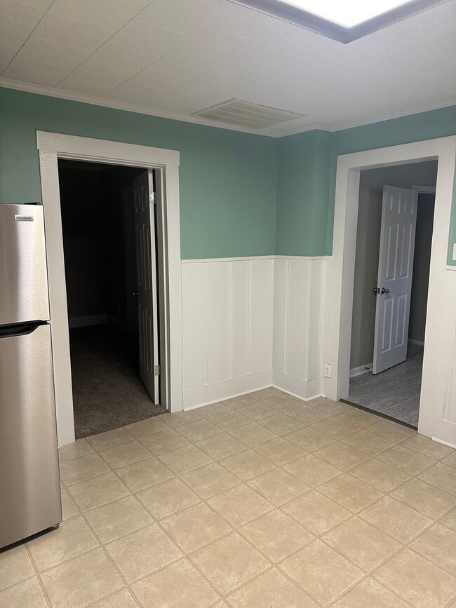 Building Photo - 1107 Markham Ave