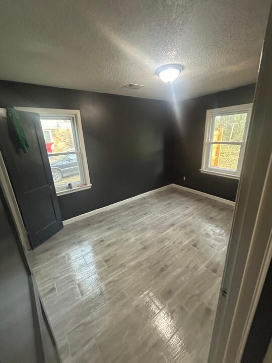 Building Photo - 2801 Alvin Ave