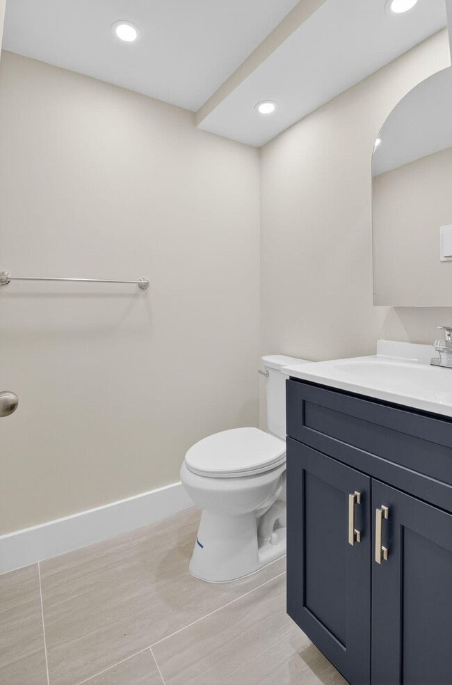 Building Photo - 538 Normandy Ln