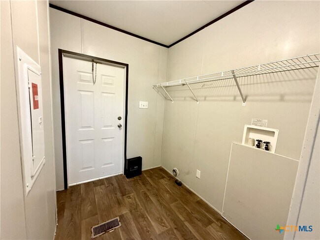 Building Photo - 159 Deer Ln