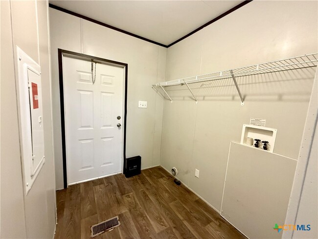 Building Photo - 167 Deer Ln