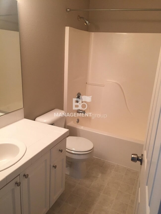 Building Photo - NW Portland- Bethany Light & Bright Home with Private Backyard