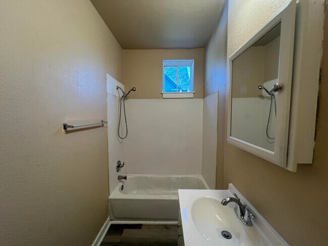 Building Photo - 2555 N 16th St