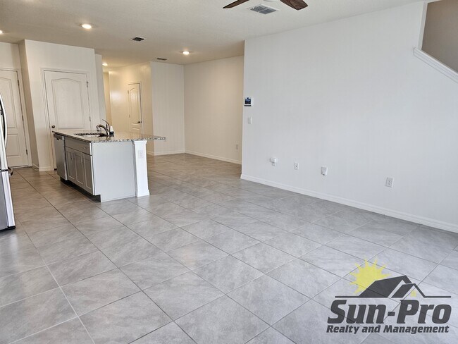 Building Photo - 11 1st St