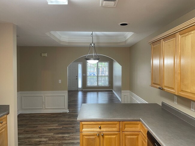 Building Photo - Town Home For Rent