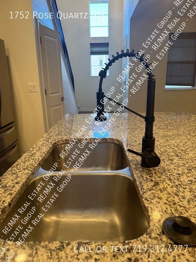 Building Photo - 1752 Rose Quartz Heights