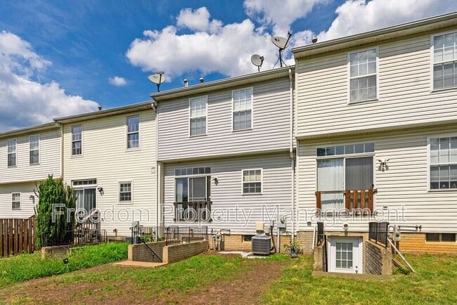 Building Photo - 15305 Brazil Cir