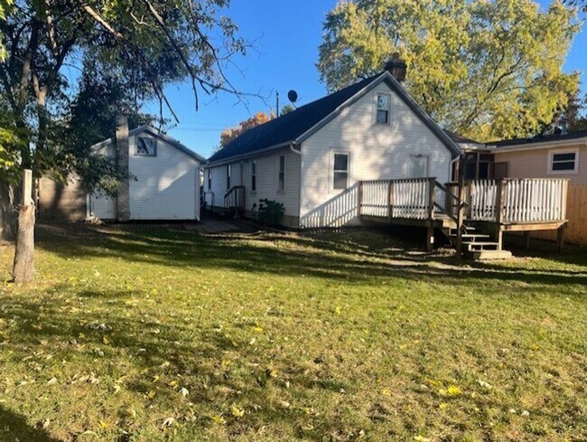 Building Photo - Newly Updated Home in Downtown Middleton