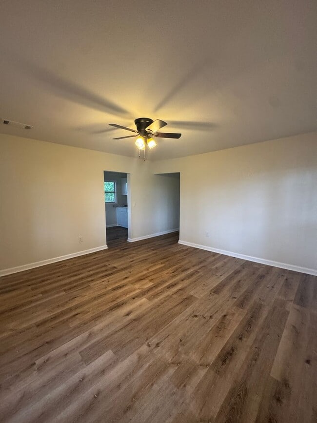 Building Photo - 3 Bed / 1 Bath between Jonesboro and Lake City