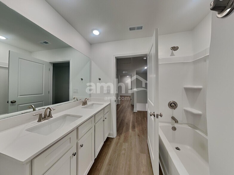 Building Photo - 1674 Soapstone Rd