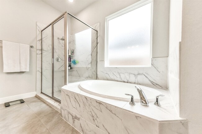 Building Photo - 28289 Emerald Bnd