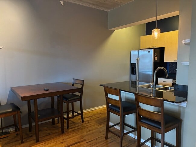 Building Photo - 1430 S Michigan Ave