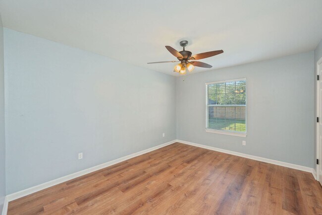 Building Photo - 1629 Campbell Dr N