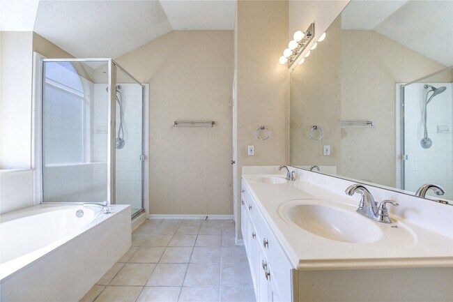 Building Photo - 4219 Margate Dr
