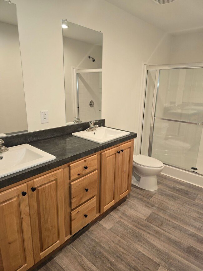 Building Photo - New 3 bdrm 2 bath Manufactured home in Hayden, ID for Rent