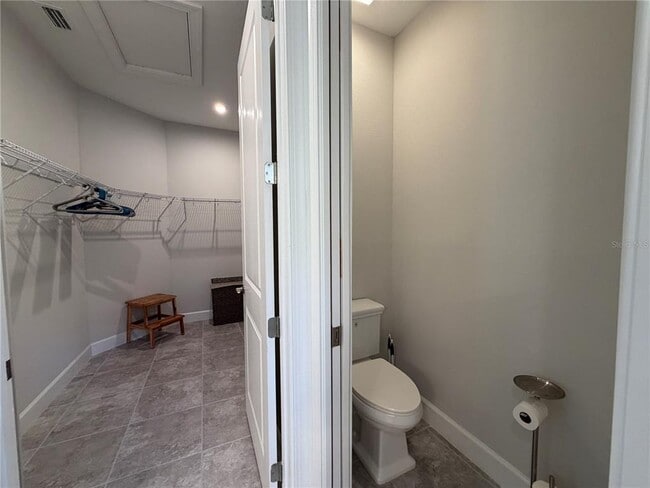 Building Photo - 10722 Wicker Park Pl