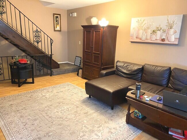 Building Photo - 322 Inverrary Ln