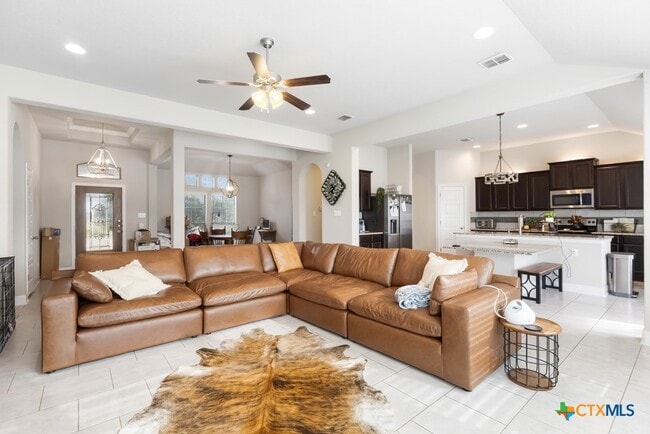 Building Photo - 105 Grand View