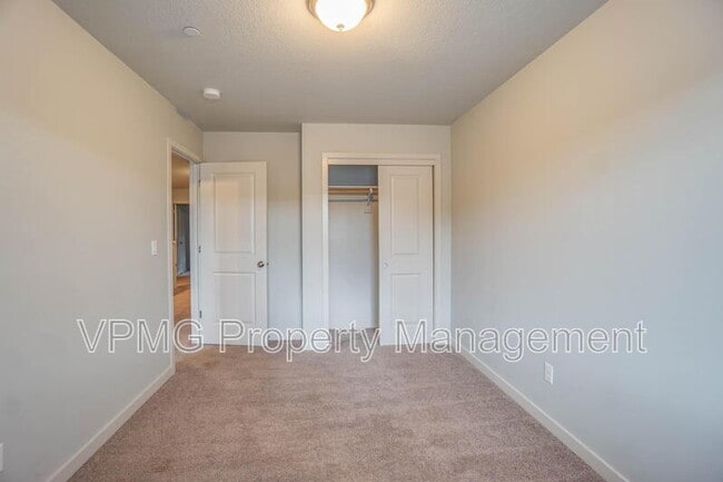 Building Photo - 137 N 44th Pl