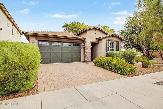 Building Photo - 3432 E Strawberry Dr